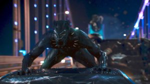 black-panther-watching-videoSixteenByNineJumbo1600-v2